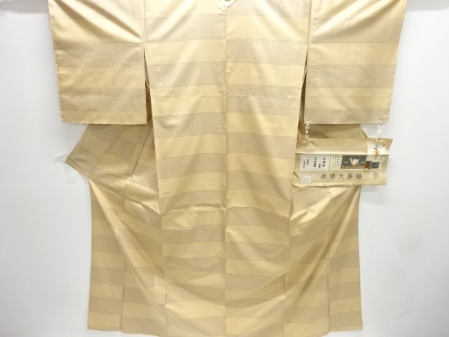 未使用品　仕立て上がり　東郷織物謹製　草木染　横段織り出し本場大島紬単衣着物